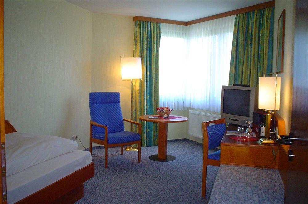Balladins Superior Hotel Gutsmann Bad Bramstedt Bagian luar foto