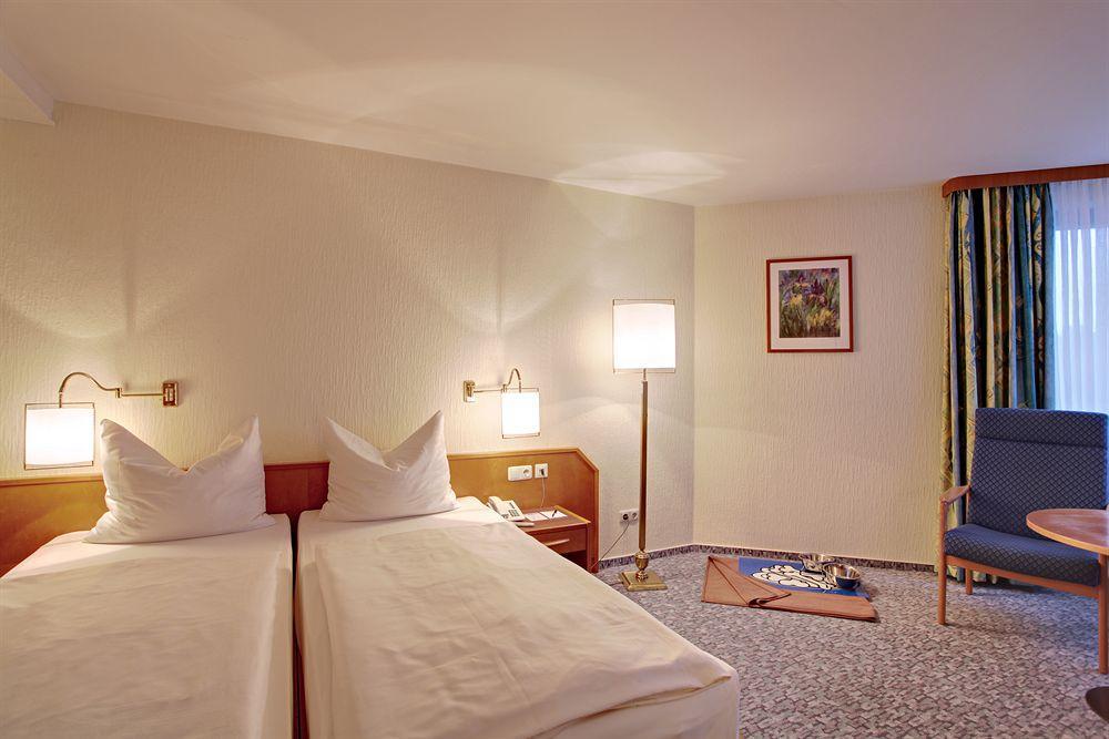 Balladins Superior Hotel Gutsmann Bad Bramstedt Bagian luar foto