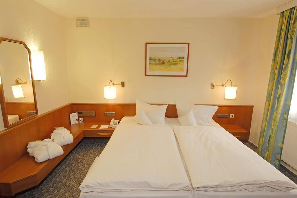 Balladins Superior Hotel Gutsmann Bad Bramstedt Ruang foto